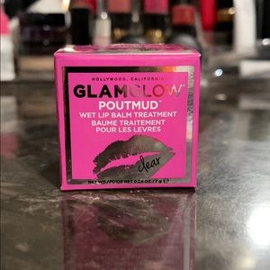 GlamGlow Poutmud